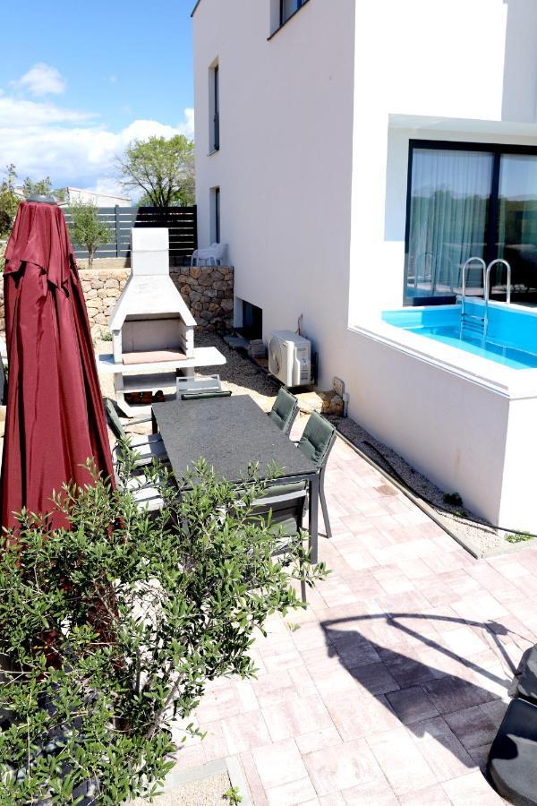 Apartments Terra Sun With Private Pool Or Jacuzzi Njivice Eksteriør bilde